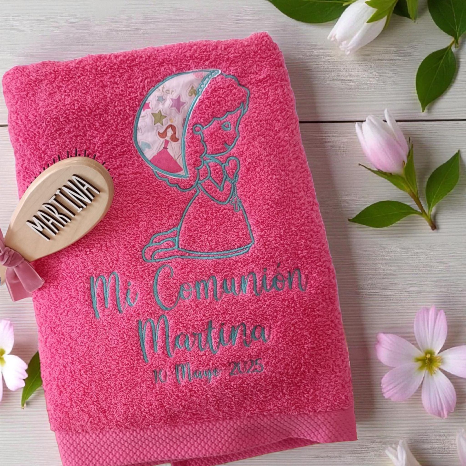 PACK RECUERDO DE COMUNIÓN CON NOMBRE "TOALLA+CEPILLO Y NECESER" (copia) - Imagen 2
